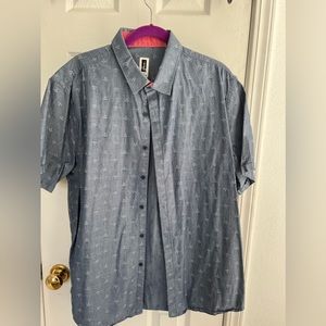 MEN’S button front shirt